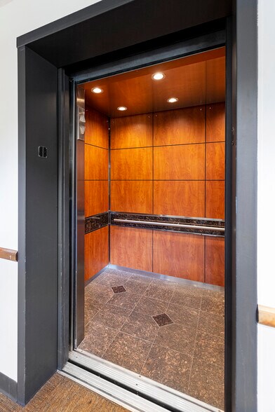 175 Andover St, Danvers, MA à louer - Photo du bâtiment - Image 3 de 6