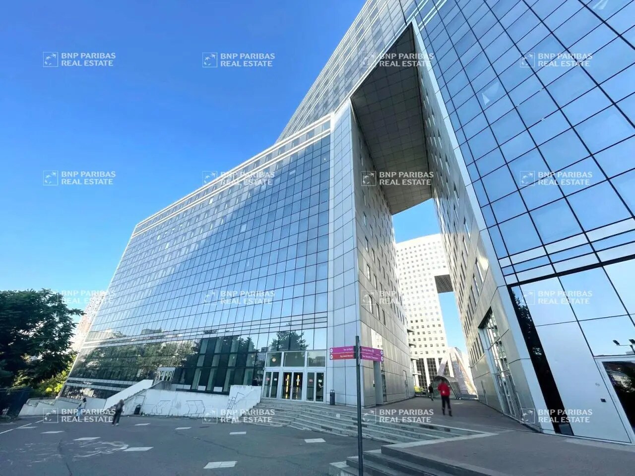 Office in Puteaux for sale Building Photo- Image 1 of 10