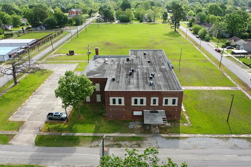 1800 Tulane St, Beaumont, TX à louer - Photo du bâtiment - Image 3 de 13