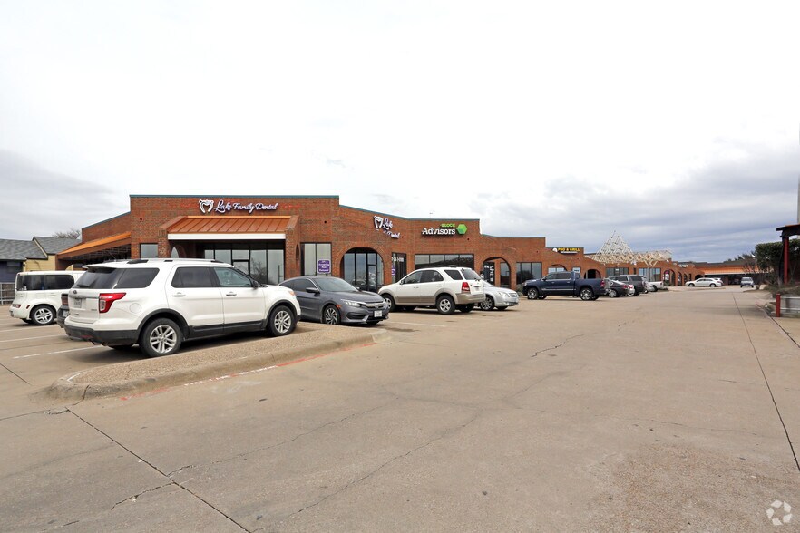 4922-4274 Overton Ridge Blvd, Fort Worth, TX for lease - Building Photo - Image 2 of 6