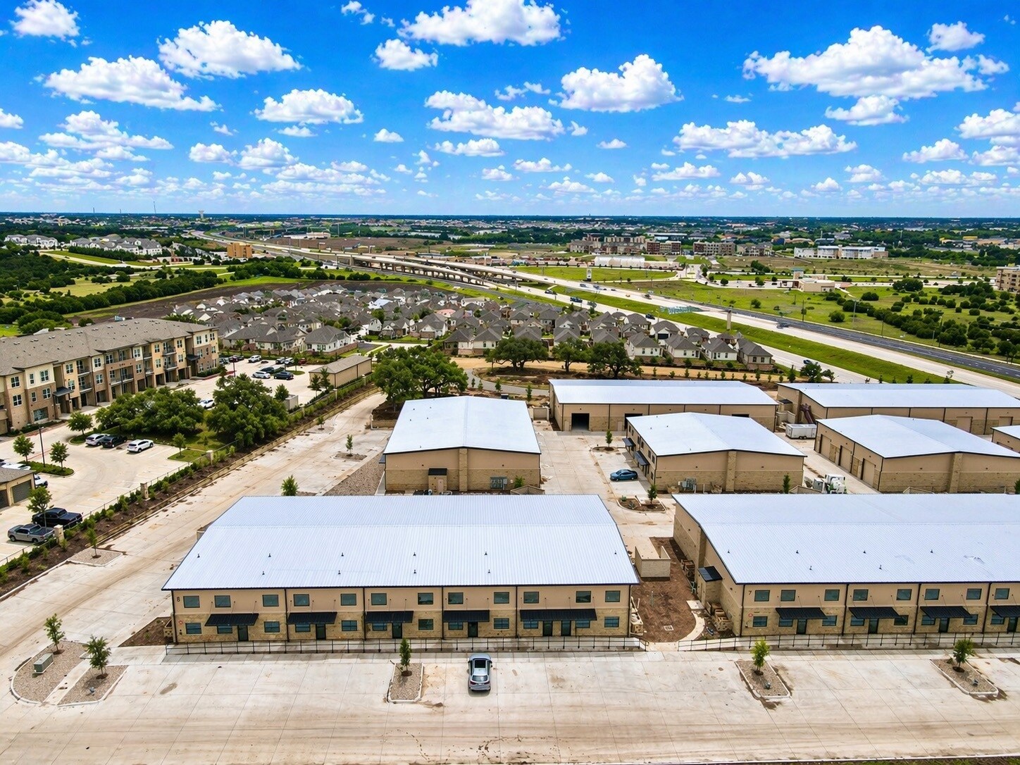 401 S. Chitalpa St., Leander, TX à louer Photo du bâtiment- Image 1 de 6