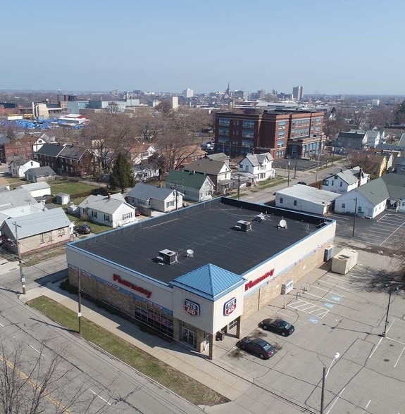 1709 Liberty St, Erie, PA for lease - Aerial - Image 2 of 33