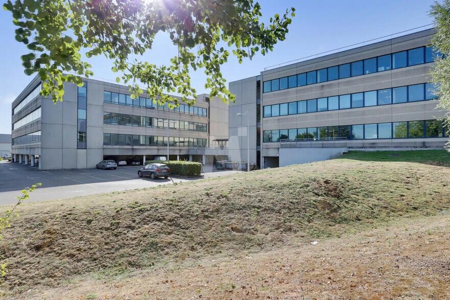 Bureau dans Wissous à louer - Photo du bâtiment - Image 2 de 19