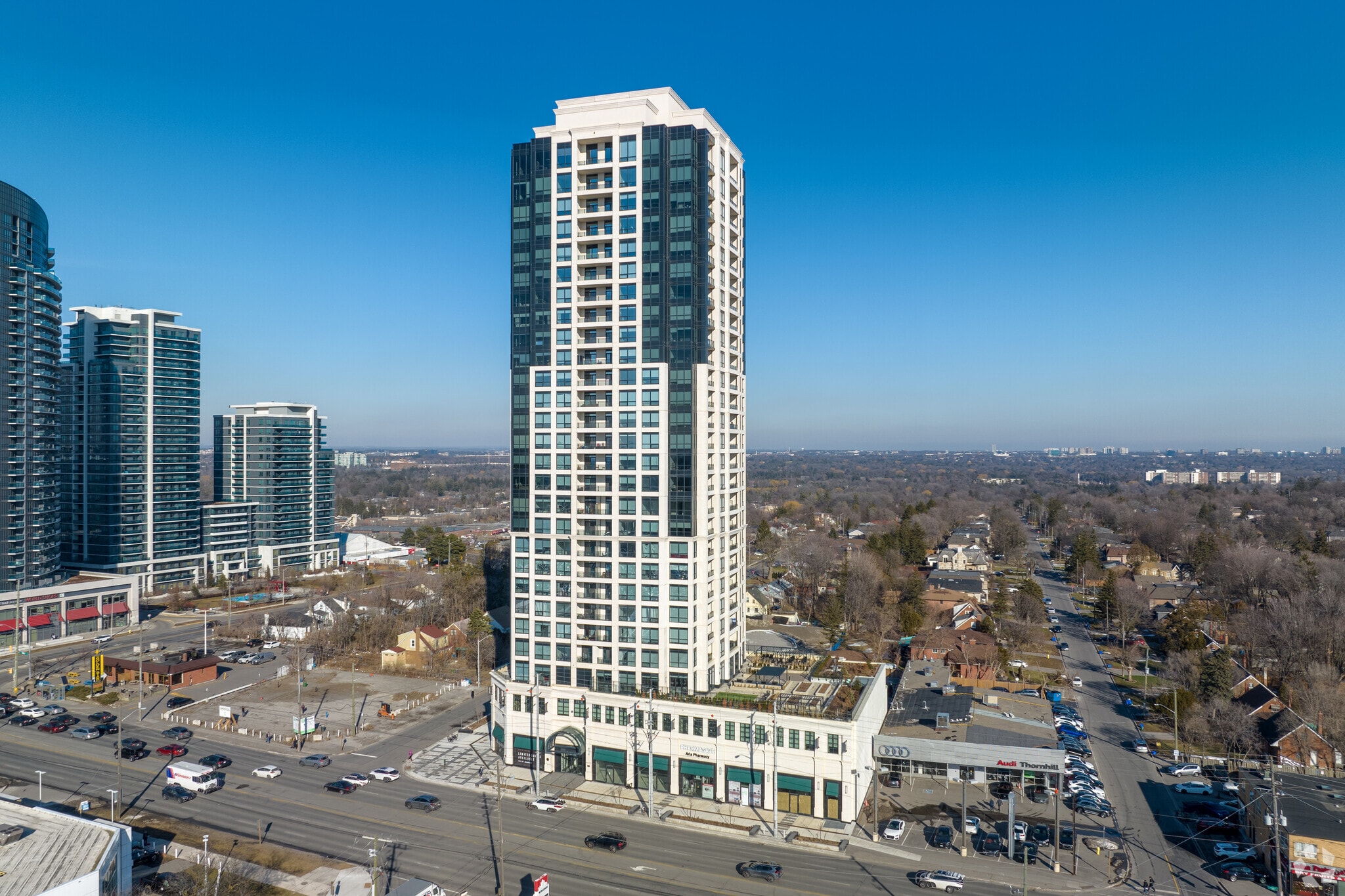 7089 Yonge St, Markham, ON à vendre Photo du bâtiment- Image 1 de 5