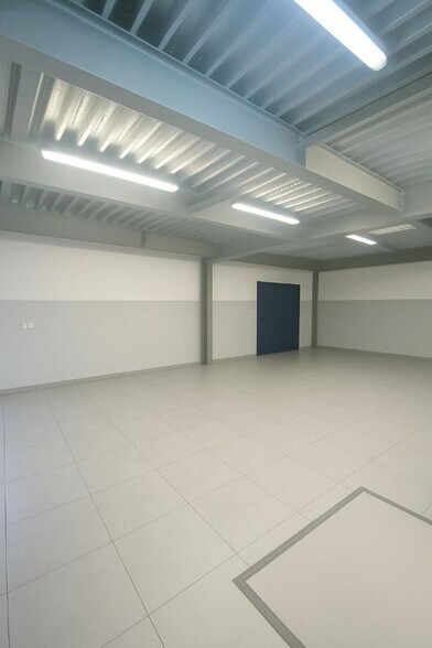 Retail in Asnières-sur-Seine for sale - Building Photo - Image 2 of 4