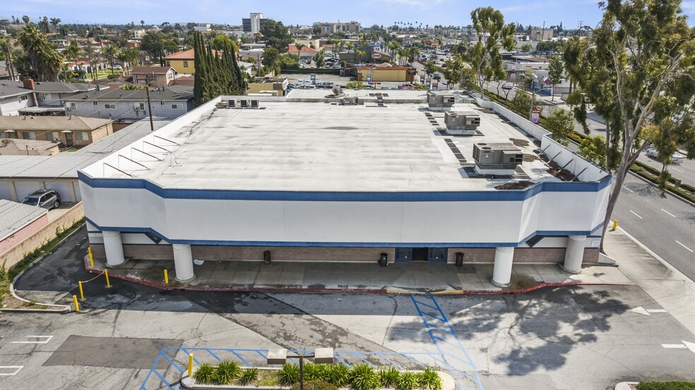7859 Firestone Blvd, Downey, CA for lease - Building Photo - Image 2 of 27