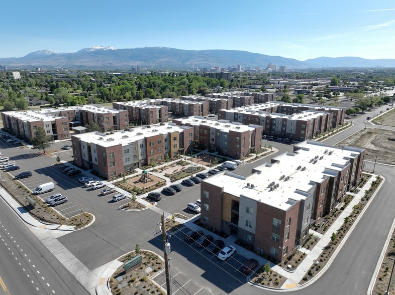 2300-2360 Oddie Blvd, Sparks, NV à vendre - Photo du bâtiment - Image 2 de 4