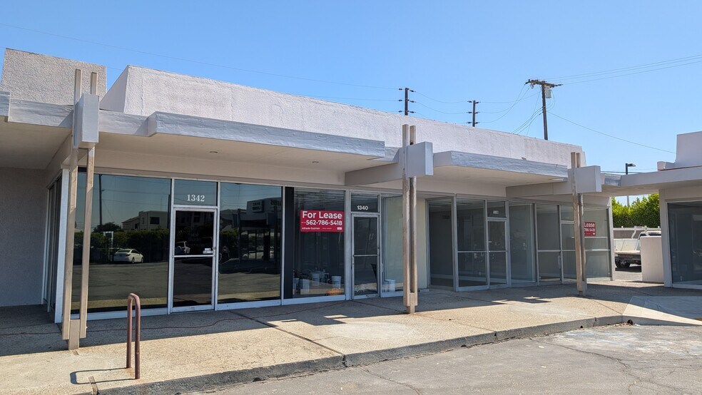 1350 N Towne Ave, Claremont, CA à louer - Photo du bâtiment - Image 2 de 7
