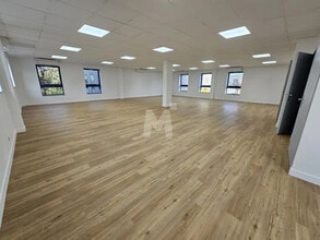 10 Quai De La Borde, Ris-Orangis for lease Interior Photo- Image 2 of 6