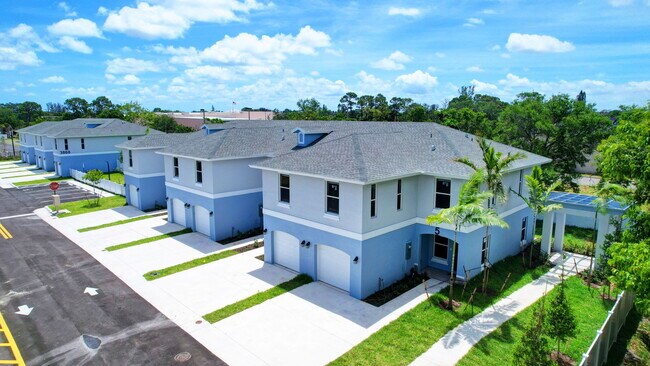 Plus de détails pour 3871 Patio Ct, Lake Worth, FL - Multi-résidentiel à vendre