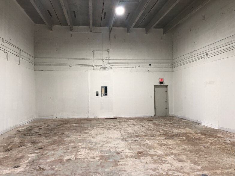 7760 W 20th Ave, Hialeah, FL for lease - Interior Photo - Image 3 of 7