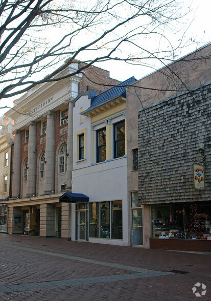 104-106 E Main St, Charlottesville, VA à louer - Photo du bâtiment - Image 2 de 2