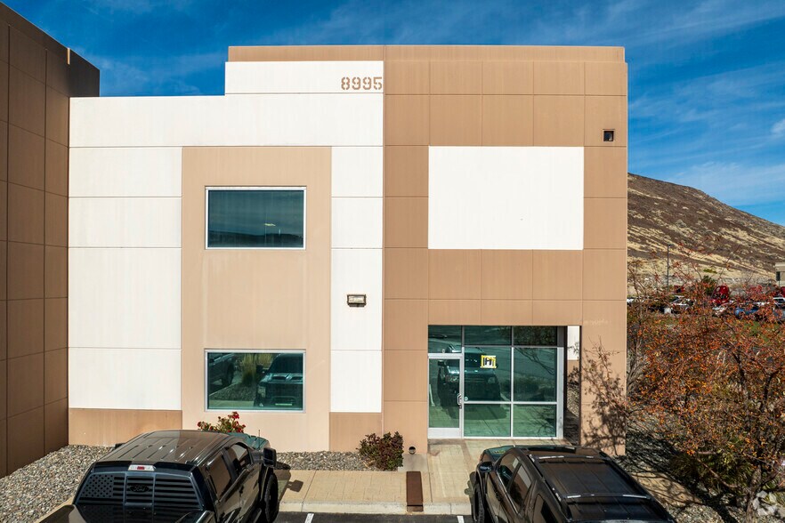 8995 Terabyte Dr, Reno, NV à louer - Photo du bâtiment - Image 3 de 5