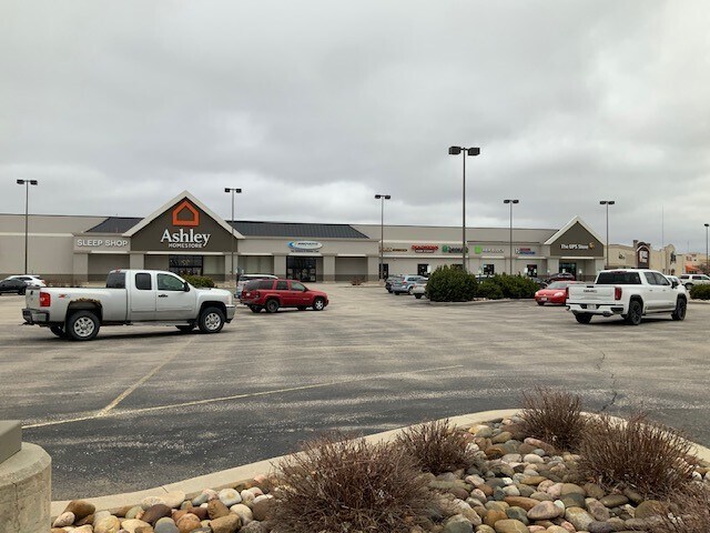 1215 Allen Dr, Grand Island, NE à louer - Photo du bâtiment - Image 2 de 10