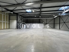 Bureau dans Janneyrias à louer Photo intérieure- Image 2 de 11