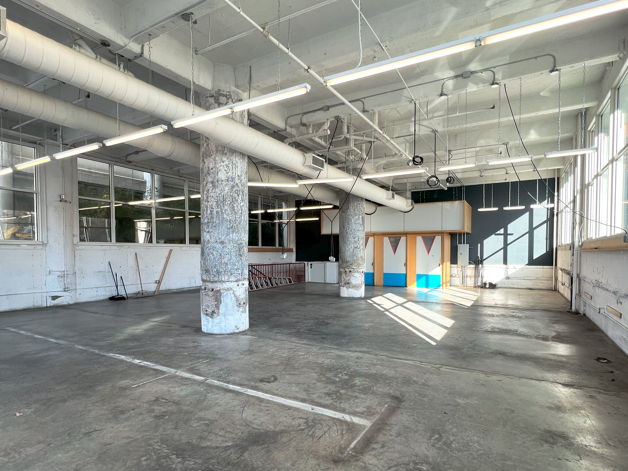 55 Hope St, Brooklyn, NY for lease Interior Photo- Image 1 of 5