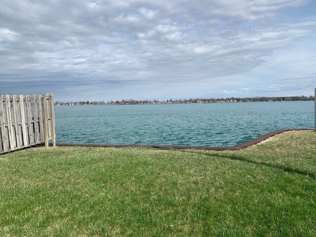 447 S Water St, Marine City, MI à vendre - Photo du bâtiment - Image 2 de 24