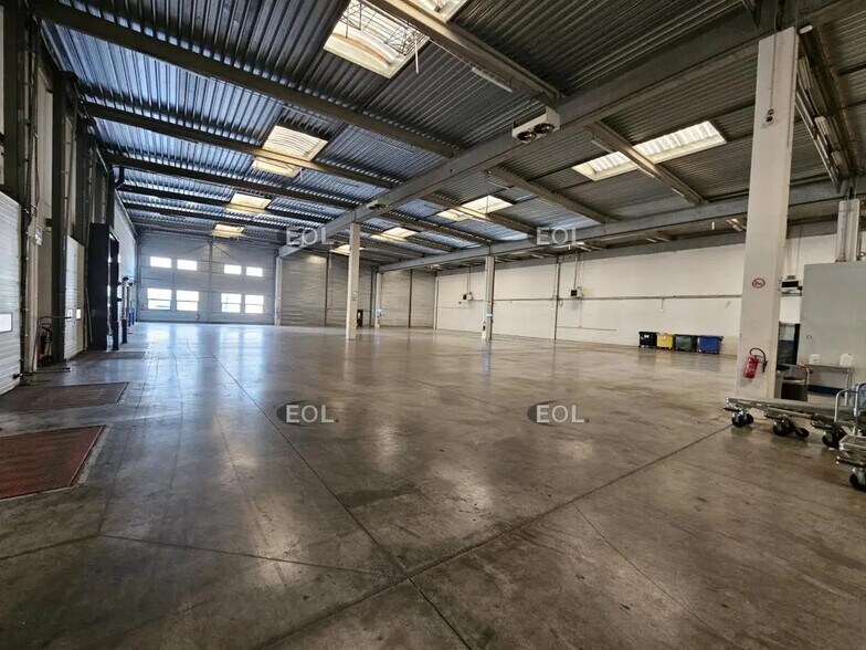 Flex dans Ivry-sur-Seine à louer - Photo du bâtiment - Image 2 de 12