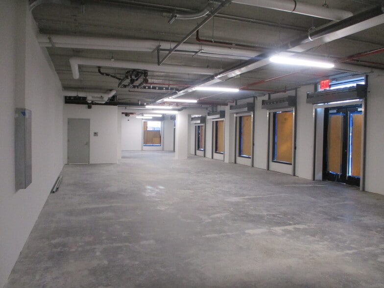 449 Chester St, Brooklyn, NY for lease - Interior Photo - Image 3 of 7