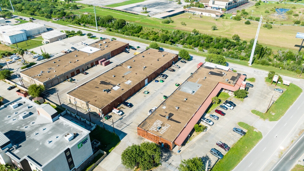 5233 IH 37, Corpus Christi, TX for lease - Building Photo - Image 3 of 9