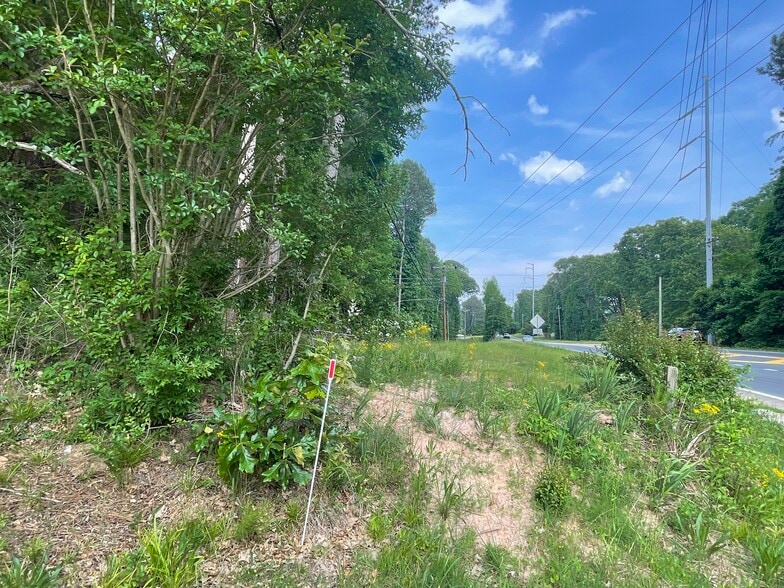 6378 Browns Mill, Stonecrest, GA for sale - Primary Photo - Image 1 of 7