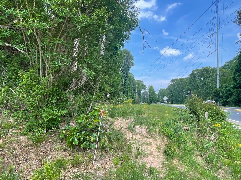 6378 Browns Mill, Stonecrest, GA for sale - Primary Photo - Image 2 of 7