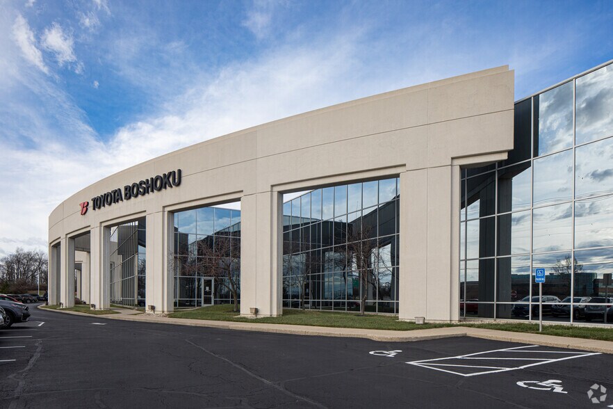 1360 Dolwick Dr, Erlanger, KY à louer - Photo du bâtiment - Image 2 de 4