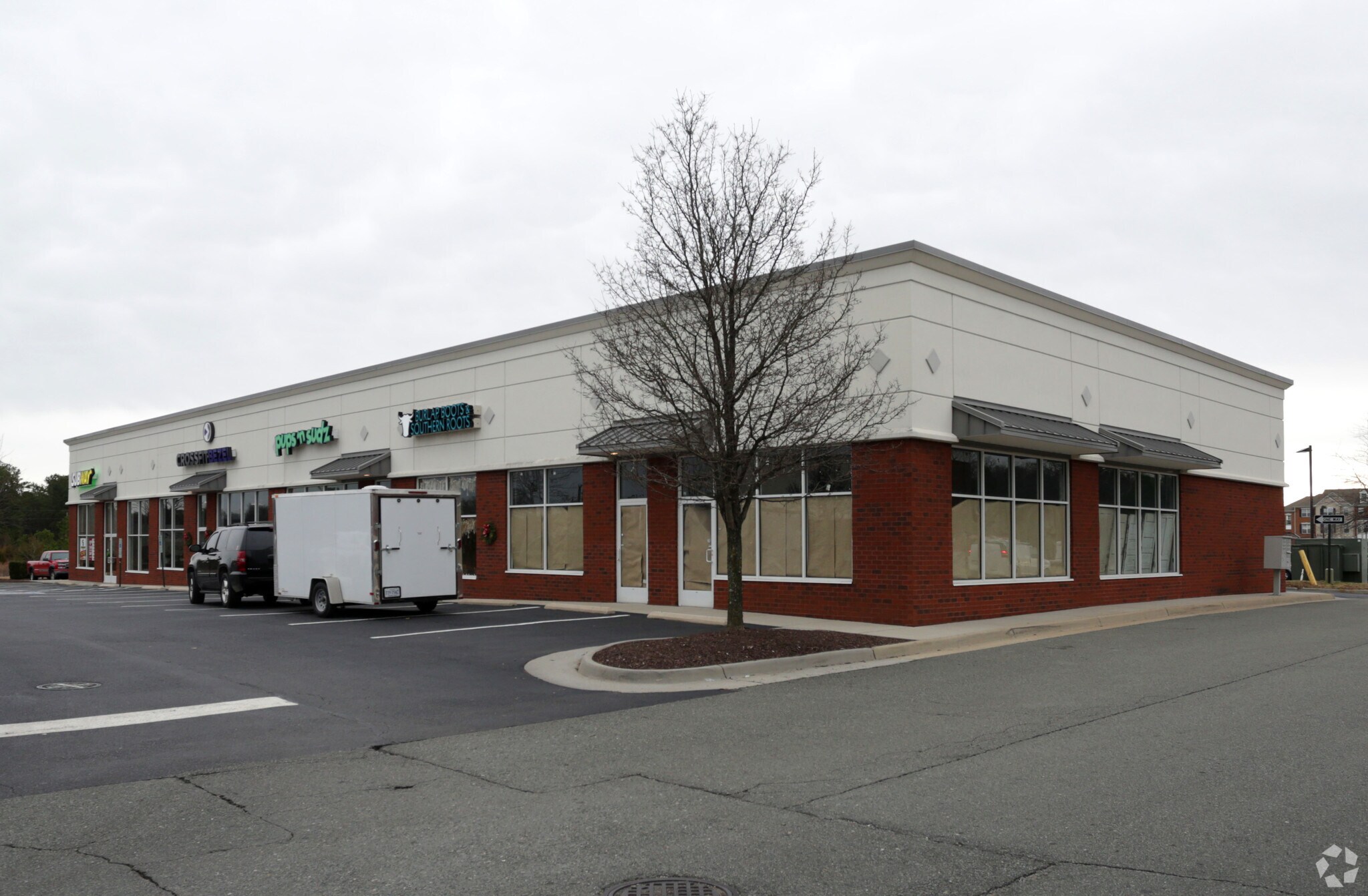 7999 Creighton Pky, Mechanicsville, VA for lease Primary Photo- Image 1 of 8