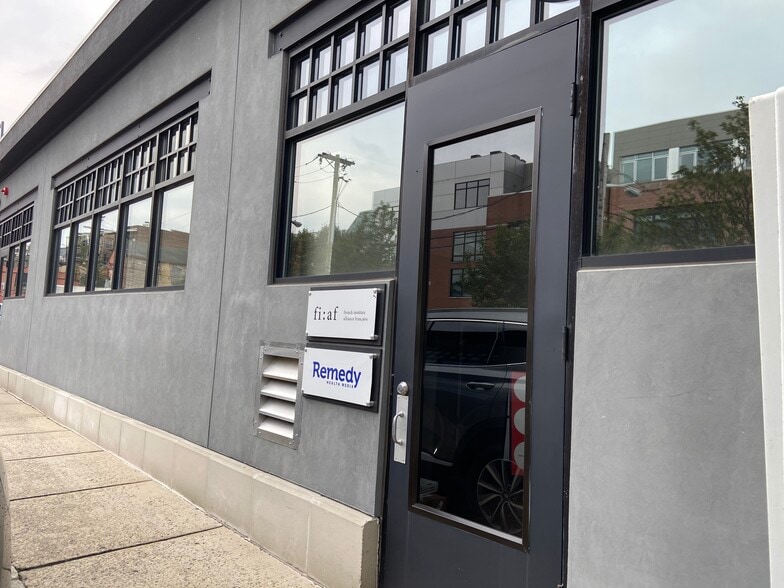 10 Lackawanna Plz, Montclair, NJ for lease - Building Photo - Image 2 of 91