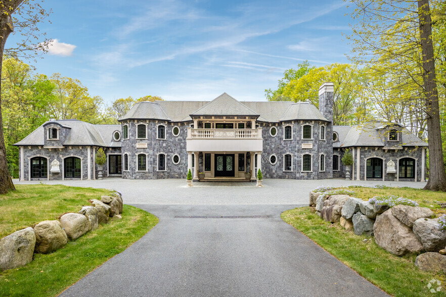 105 Chestnut Ridge Rd, Saddle River, NJ for sale - Primary Photo - Image 1 of 1