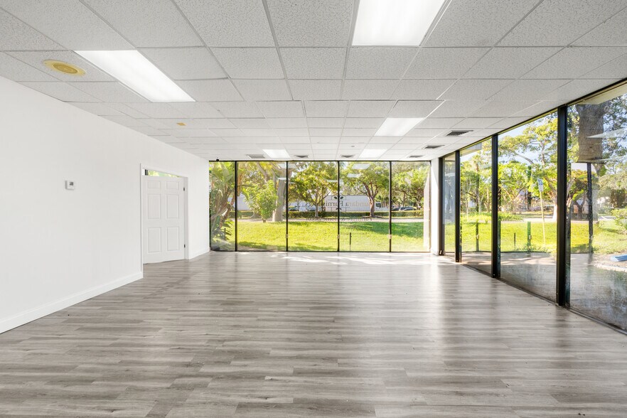 2100 Park Central Blvd N, Pompano Beach, FL à louer - Numérisation 3D de Matterport - Image 2 de 8