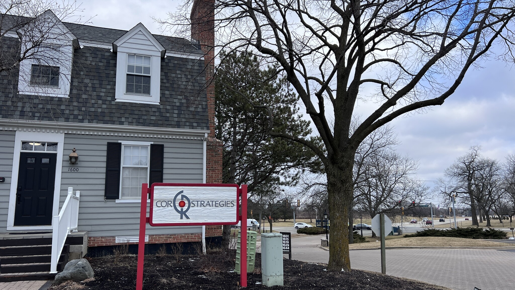 1600 W Colonial Pky, Inverness, IL for lease Building Photo- Image 1 of 2