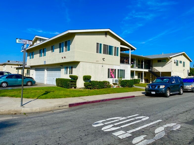 141-143 Orange Grove Ave, San Fernando, CA à vendre - Photo du bâtiment - Image 2 de 8