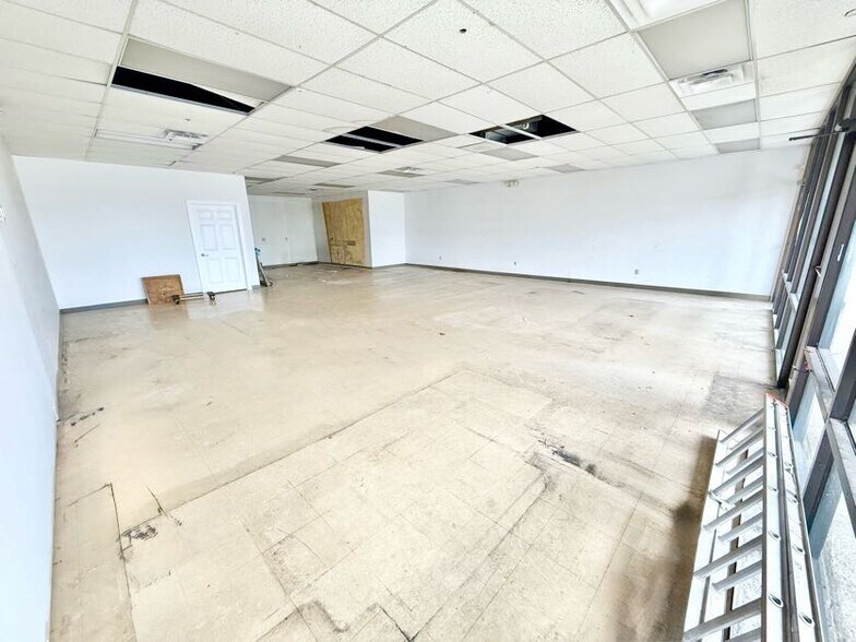 209-217 Byers Rd, Miamisburg, OH à louer - Photo du bâtiment - Image 3 de 6