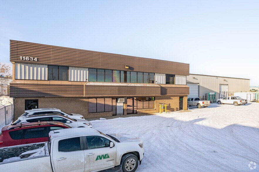 AWG Industrial Facility portefeuille de 2 propriétés à vendre sur LoopNet.ca - Photo du bâtiment - Image 2 de 6