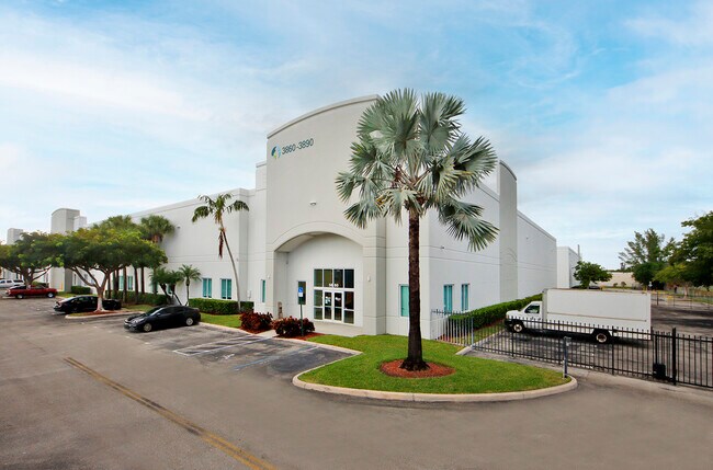 More details for 3860-3890 Pembroke Rd, Hollywood, FL - Industrial for Lease