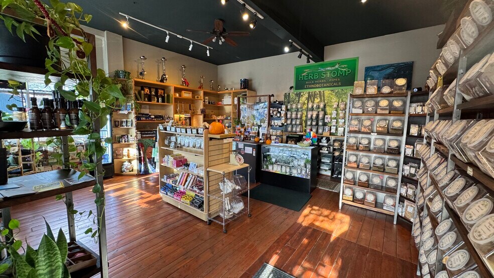 3901 SE Belmont St, Portland, OR à louer - Photo intérieure - Image 2 de 4