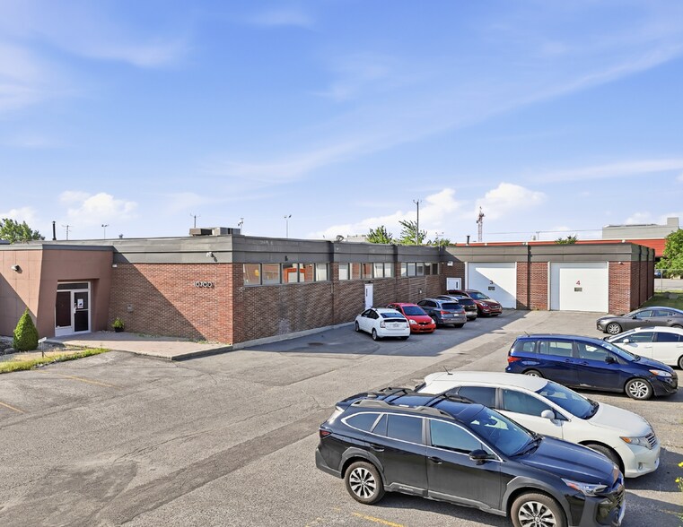 10700 Boul Parkway, Montréal, QC à louer - Photo du bâtiment - Image 2 de 6
