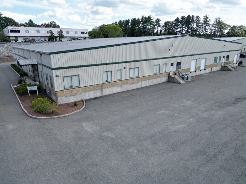 47 October Hill Rd, Holliston, MA à vendre - Photo du bâtiment - Image 3 de 7