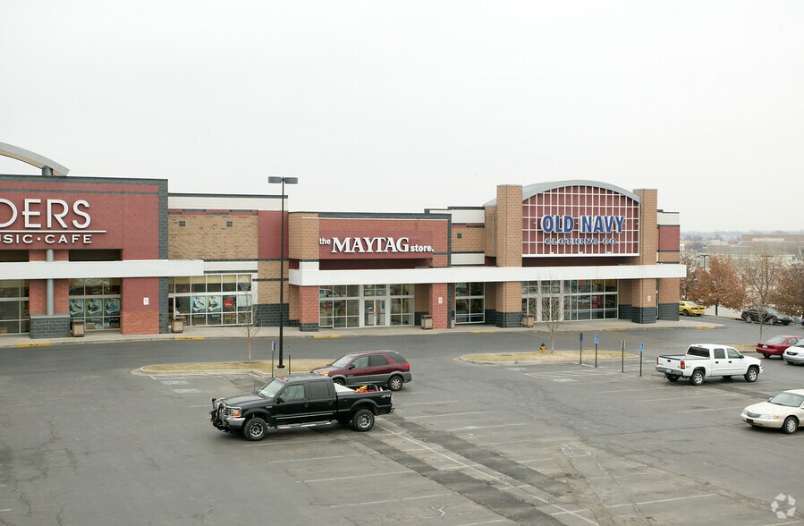 12035 Metcalf Ave, Overland Park, KS for lease - Building Photo - Image 3 of 9