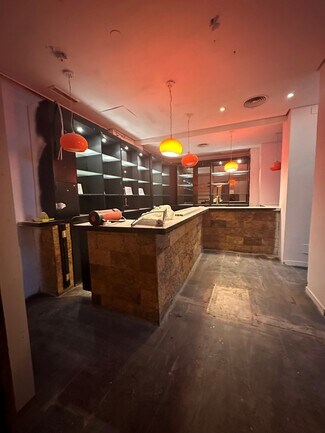 Plus de détails pour Multi-résidentiel à vendre