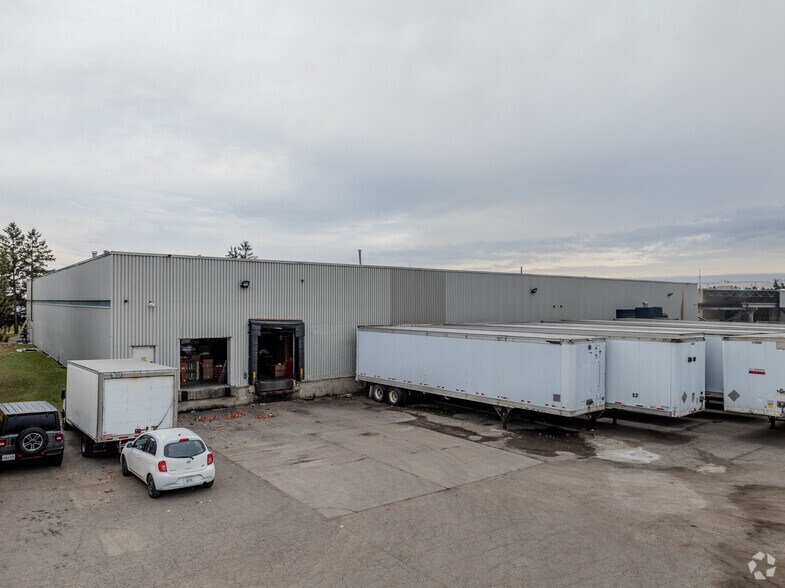 28 Automatic Rd, Brampton, ON à vendre - Photo du bâtiment - Image 2 de 3