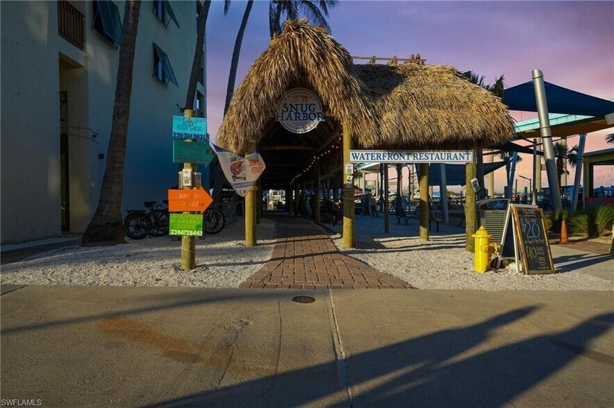 645 Old San Carlos Blvd, Fort Myers Beach, FL à vendre - Photo du bâtiment - Image 3 de 14