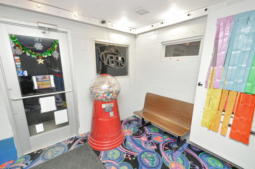 805 Sater St, Greenville, OH for sale - Building Photo - Image 2 of 45