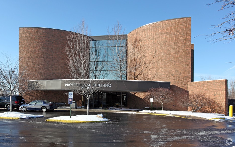 27483 Dequindre Rd, Madison Heights, MI for lease - Building Photo - Image 3 of 5