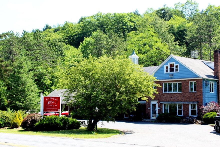 1146 Cold Spring Rd, Williamstown, MA for sale - Building Photo - Image 1 of 19