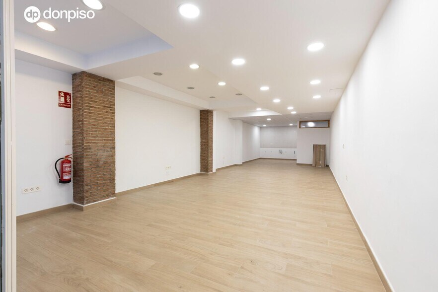 Calle Almona de San Juan de Dios, 15, Granada, Granada for sale - Building Photo - Image 3 of 21
