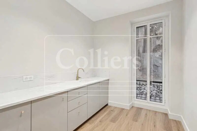 3 Rue Du Docteur Combalat, Marseille for lease - Interior Photo - Image 3 of 11