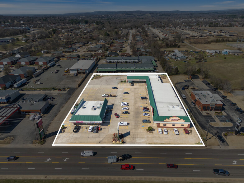 2215 Fayetteville Rd, Van Buren, AR for lease - Building Photo - Image 2 of 26