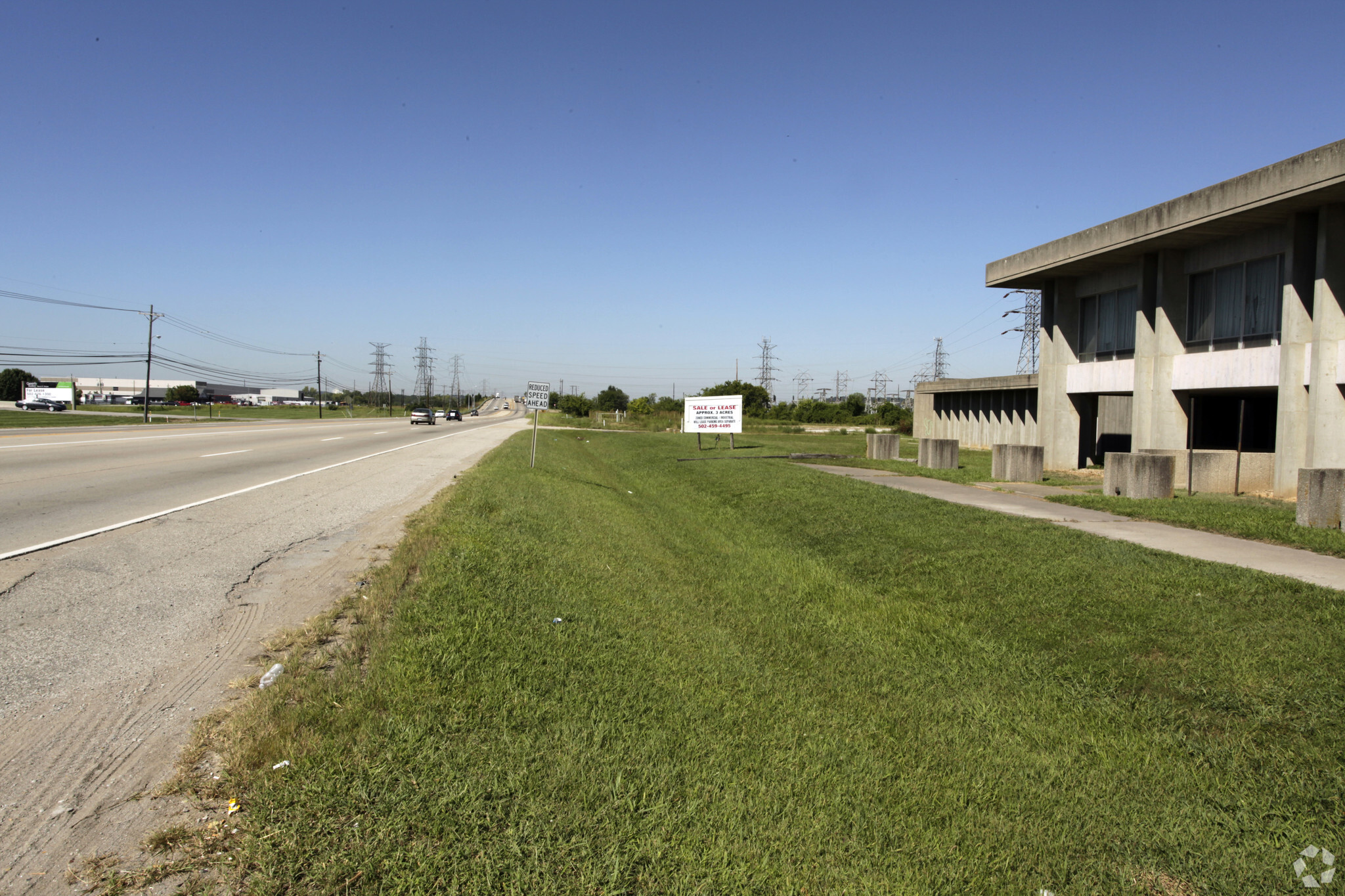 1901 Outer Loop, Louisville, KY à vendre Photo principale- Image 1 de 1